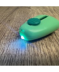 LED NEEDLE THREADER