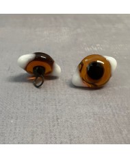 GLASS WHITE CORNER EYES