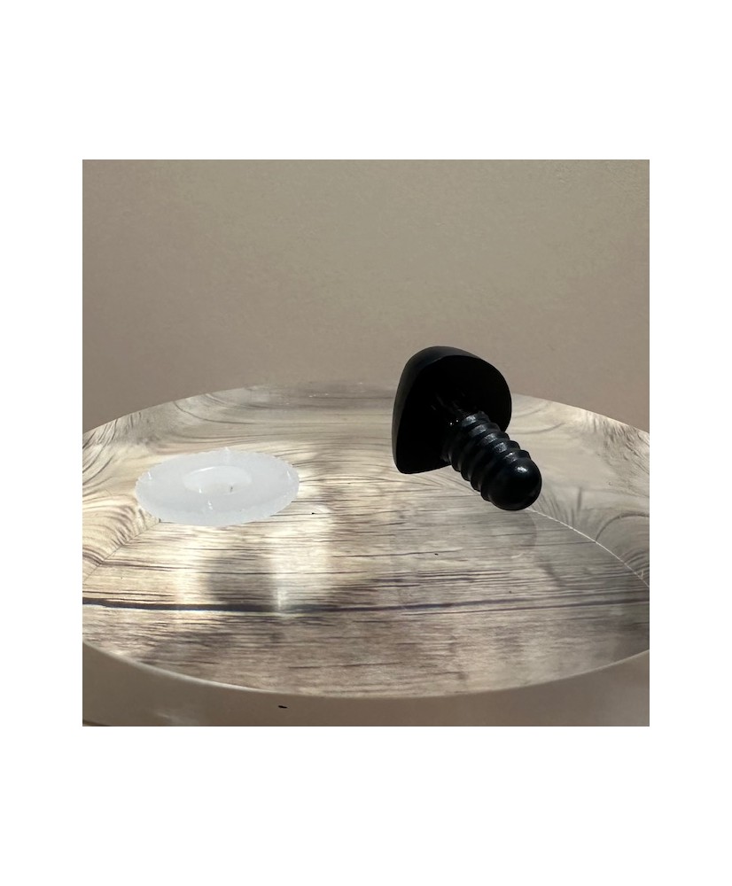 PLASTIC SAFETY NOSES TRIANGULAR